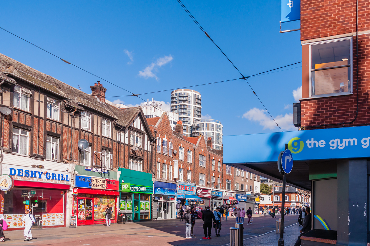 How does commercial property investment work? WHARF Financial Services